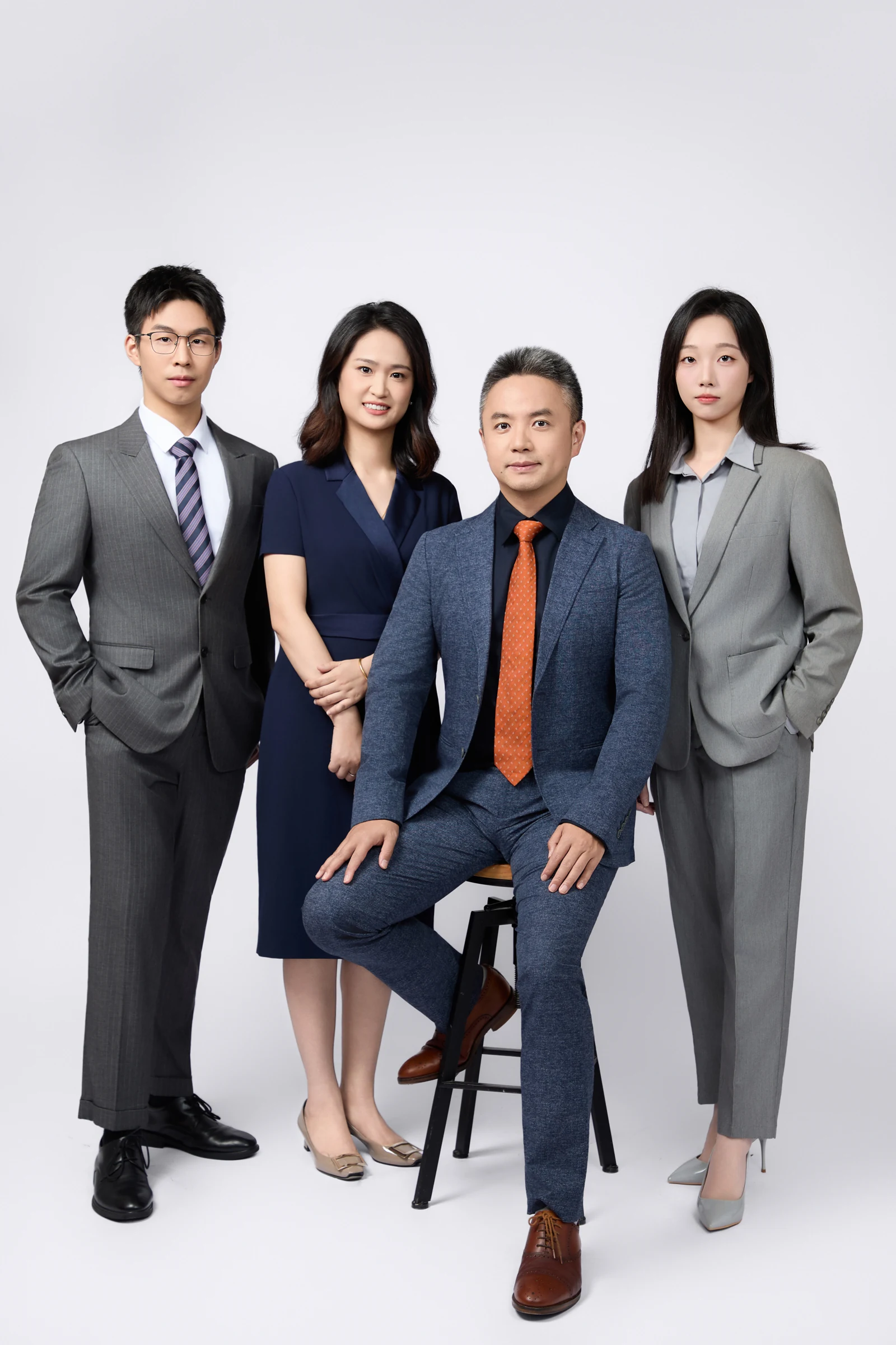 Mingyue Gao and his team